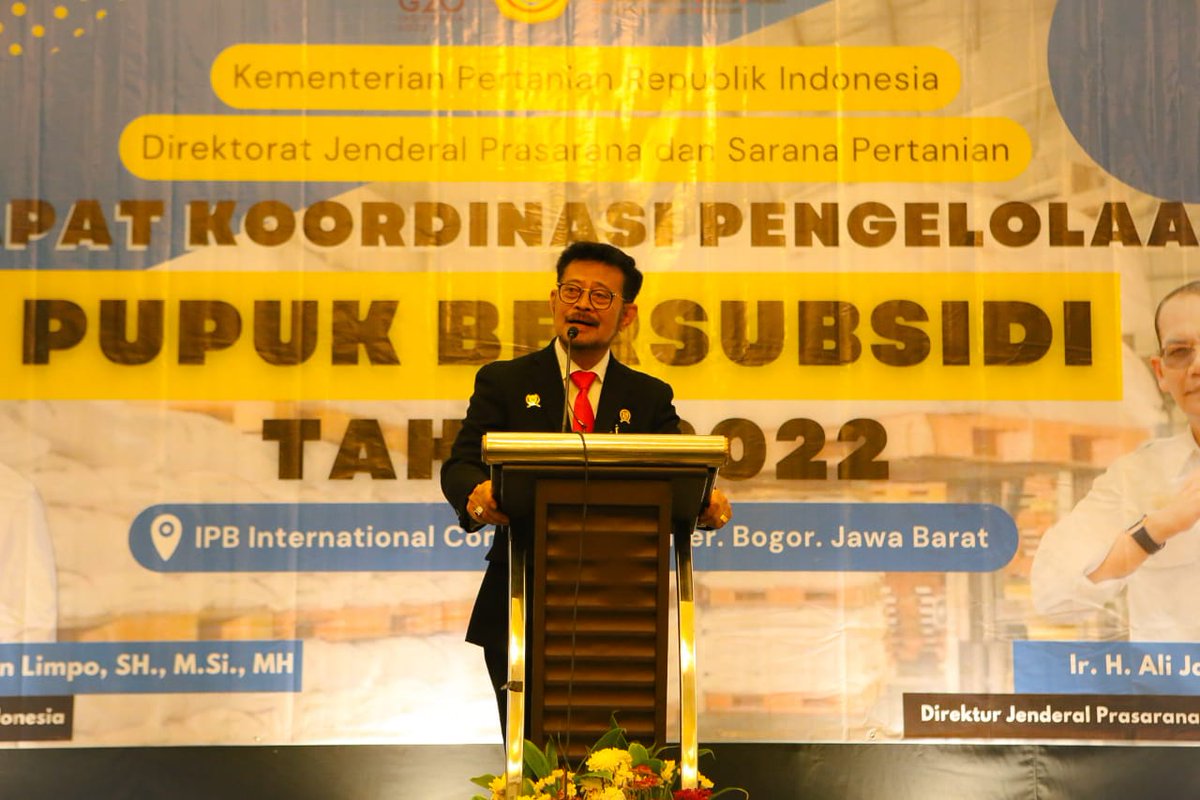Syahrul_YL's tweet photo. Subsidi pupuk merupakan hal yang strategis bagi pertanian. Negara tetap memberikannya sebagai upaya untuk menjaga ketahanan pangan, sekaligus membantu petani agar bisa mendapatkan pupuk dengan harga terjangkau. https://t.co/YnYGCxveQc