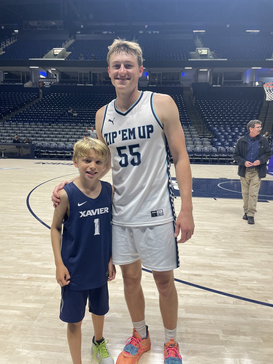 masterjmm's tweet photo. Dean Back on the Cintas floor like in 2018 with the BE champs! Thank you @jpmacura @ZipEmUpTBT @thetournament lots of fun, run it back Weds. night https://t.co/Y7lZxhLfV9