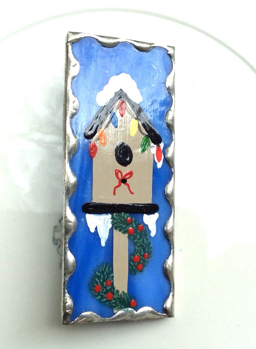 GothicGlass's tweet photo. Excited to share the latest addition to my #etsy #etsycanada #etsyjewelry shop: #Vintagejewelry #handpaintedbrooch #christmasinjuly #birdhouse #stainedglass #glassbrooch #ooaksignedbrooch #artbrooch #CrowVanity #Canada #FreeShippingSale #victorian 🇨🇦 https://t.co/c8Kyju0PF5 https://t.co/An3hQ5ehBv