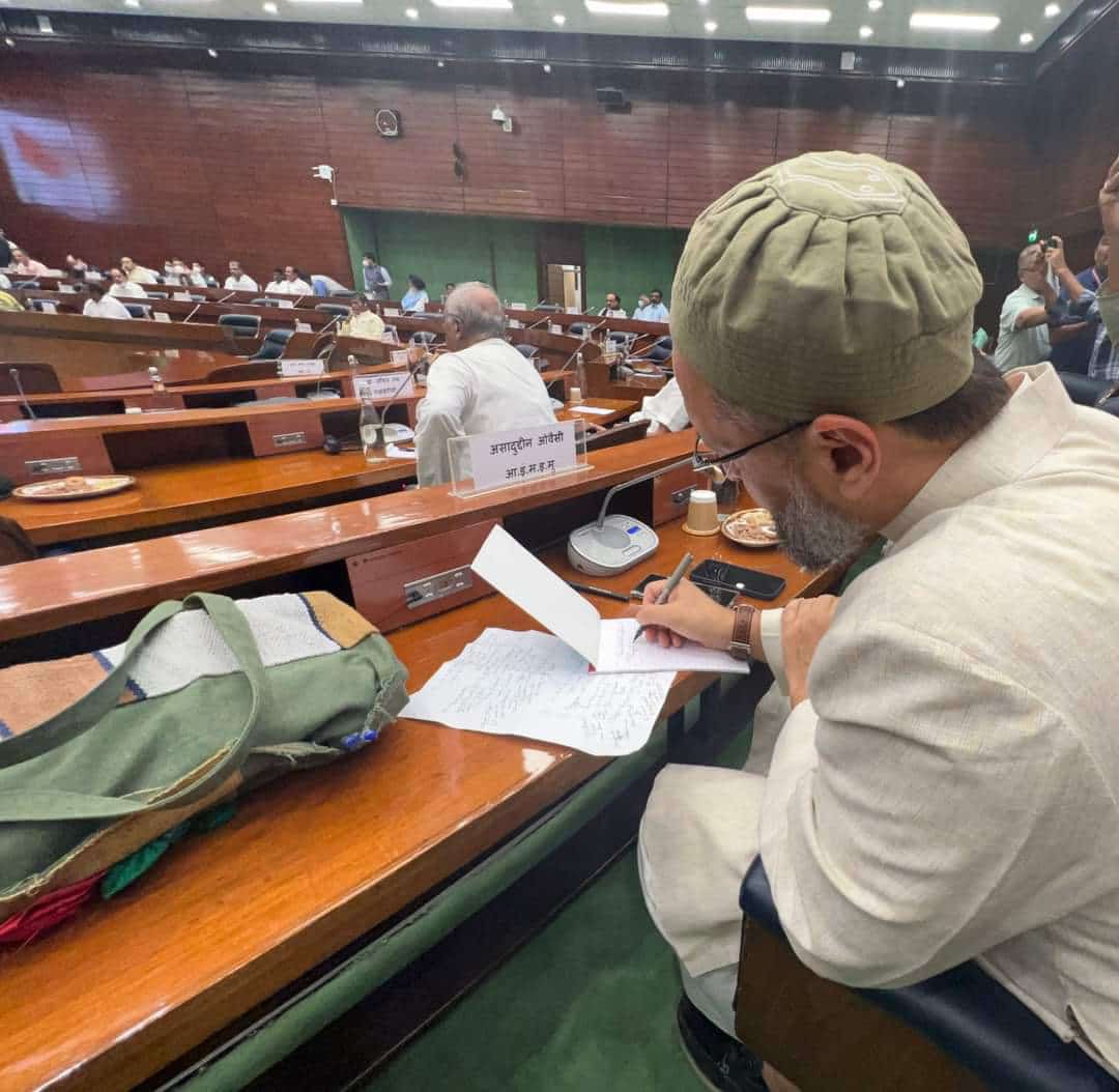 kausarmohiuddin's tweet photo. AIMIM President &amp; Hyderabad Member of Parliament Br @asadowaisi Saab in Parliament. https://t.co/R5xAoHEbjc