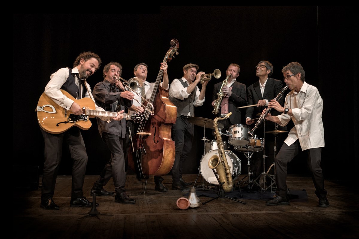 🎶🎵🎺Amb més de 40 anys sobre els escenaris, La <a href="/velladixieland/">La Vella Dixieland</a> és un cas inèdit al panorama del jazz nacional. I aquest divendres tenim l'oportunitat d'escoltar-la en una actuació gratuïta al teatre comarcal de #Solsona! 
👇