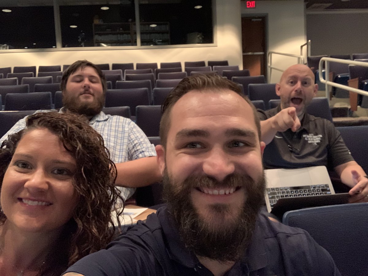 CHSVarsityWrest's tweet image. Back at it! Starting off with @gcouros  #PersonalizeCSD