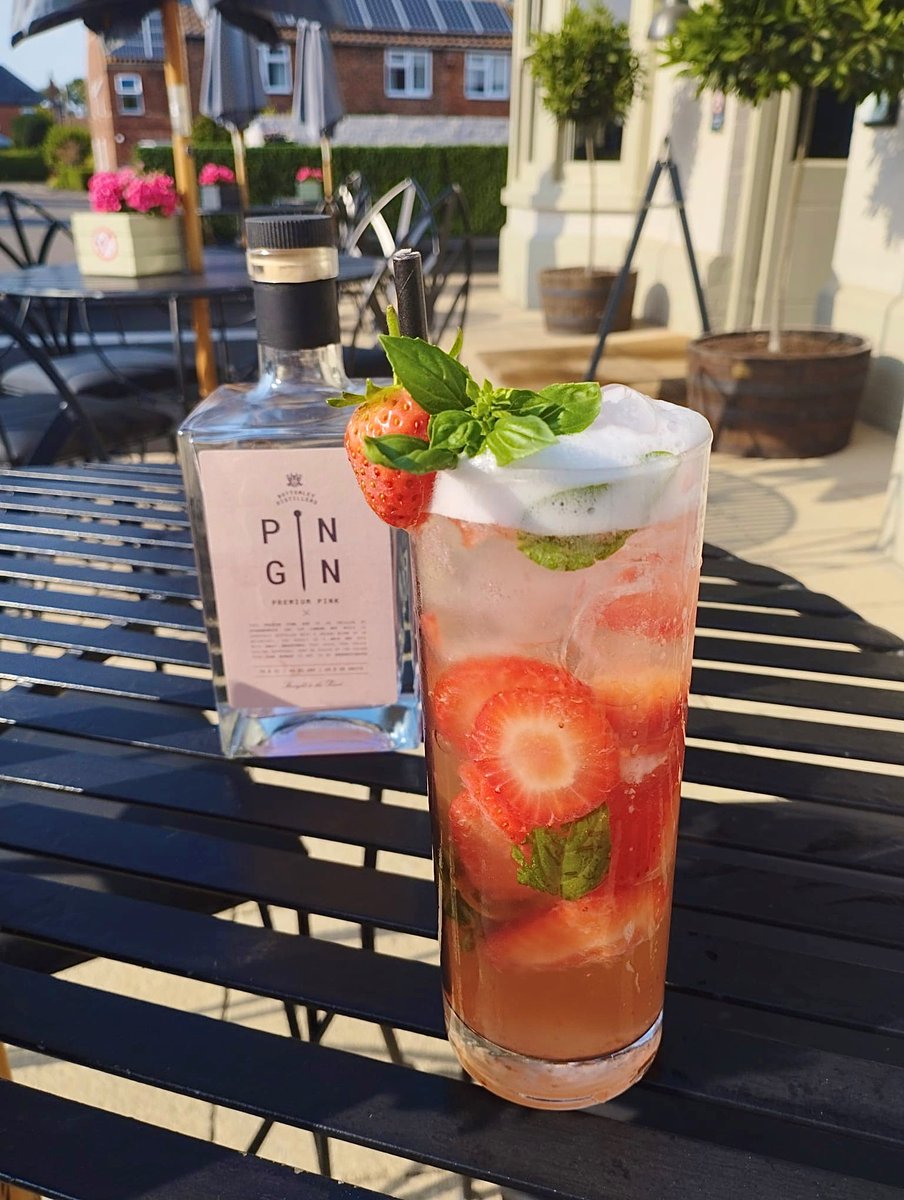 We've got the perfect cocktail for you to enjoy today!🌞

Strawberry &amp; Peach Lemonade 🍓 <a href="/pin_gin_/">Pin Gin</a> Pink Gin, Peach Schnapps, Strawberries, Basil &amp; Lemonade

Our kitchen is closed today 🌡 But we're still open for drinks if you fancy a refreshing cocktail or 2🍹 (Happy Hour 5-7pm)