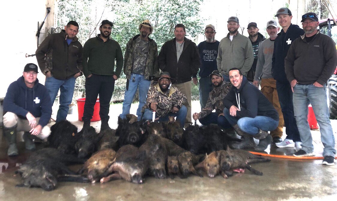 EnonLuxury's tweet photo. Are you looking for someplace different to take your employees? Enon Plantation offers a variety of #Corporate #Retreats #hunting #fishing #bayingnslaying #utvriding #bass #kayaking #quail #dove #turkey #deer #buck #lodge https://t.co/HVsnYmp4Cy