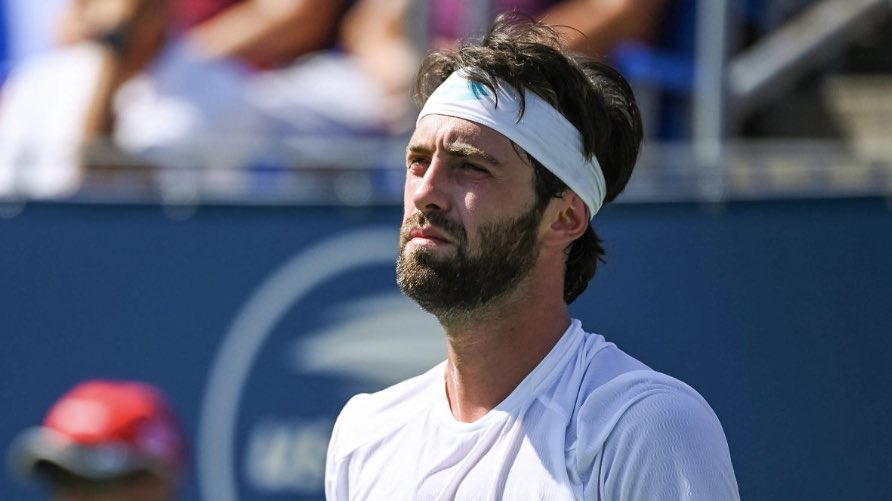 MJ Locks tweet media