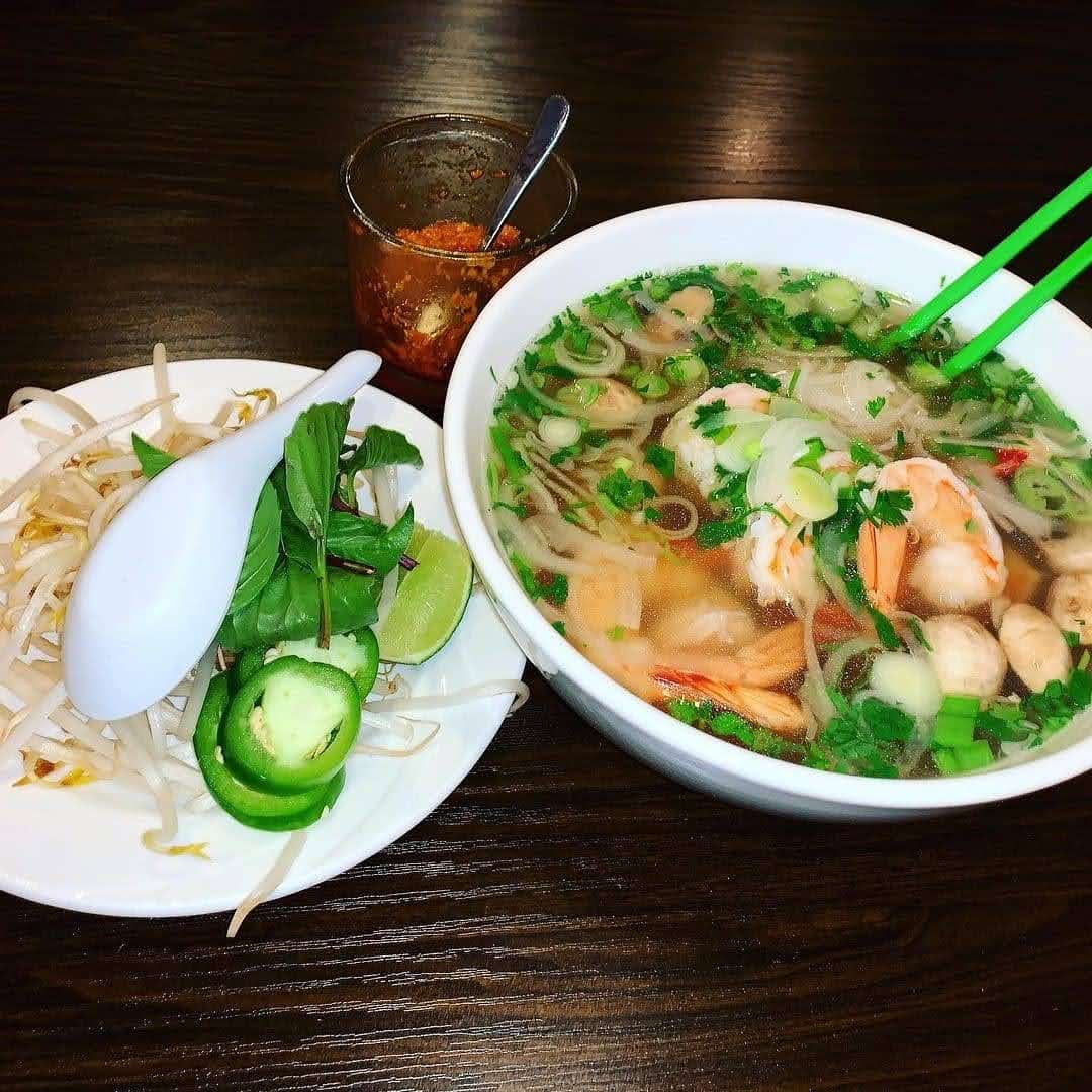 NBCityCenter's tweet photo. π TIME PHO FUN - GIVEAWAY ALERT π
1. LIKE This Photo
2. REWTEET this post
4. WINNER contacted via DM at 7 PM tonight for a $20 Gift Card
Stop in now thru July 24 & for a complimentary dessert with all dine-in orders of $40 or more as part of Restaurant Week! #NBRWeek https://t.co/3LsOEoABEX