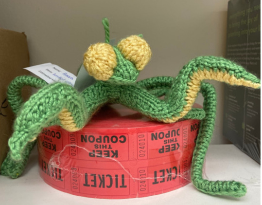 CornellSAGES's tweet photo. This is not a drill!! Amara Dunn is back with her knitted creations! Run don't walk to the SAGES Silent Auction on Thursday to bid on this knitted praying mantis and other amazing items! Please see the flyer with QR code attached! https://t.co/Fms4J9GHZ5