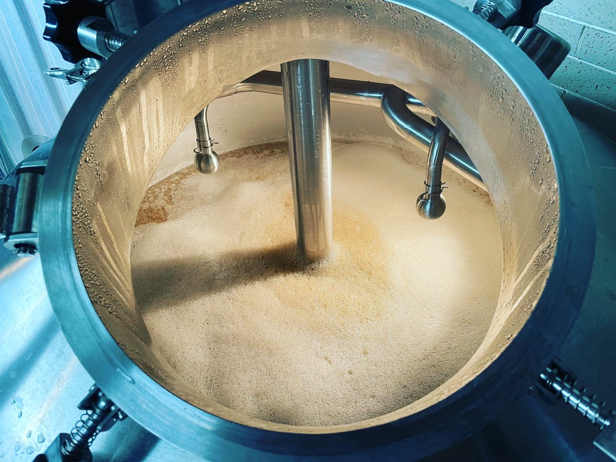 easygoing_brew's tweet photo. Brewing day!
SPEEDSTAR IPA DDHバージョンを仕込ました🍺
DDHはダブルドライホップという意味です。
前回よりもモルトもホップもたくさん使っていきます。 https://t.co/sk1bweewO6