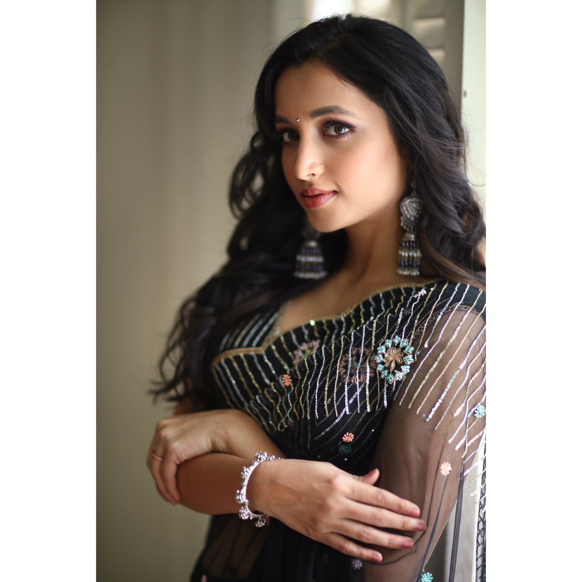 SrinidhiShetty7's tweet photo. 🖤🤍 https://t.co/lH0jsVcgXV
