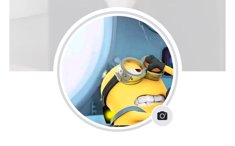 ryxziah's tweet photo. eto pfp ko tas chinat ko si mommy sineen lang ako tas pagbaba ko sabi ba nmn may nagchat daw sa kanyang minion HAHAHAHAHAHHAHA https://t.co/etlMhBmfPz