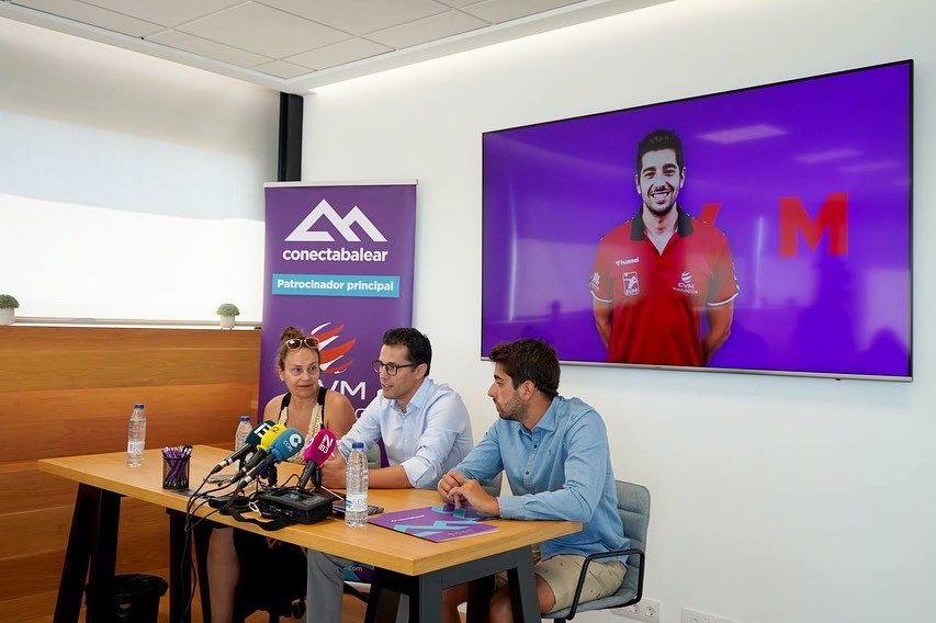 ConectaBalear's tweet photo. Tenemos el enorme placer de hacer pública la renovación de patrocinio principal del equipo de #SuperligaMasculina del @voleimanacor89 por quinto año consecutivo.🏐⁣⁣⁣⁣⁣⁣⁣

⁣⁣⁣En su segunda equipación vestirán nuevamente nuestro color.👕 ⁣⁣⁣⁣💜⁣⁣⁣⁣ https://t.co/p3CcE8MZ3q