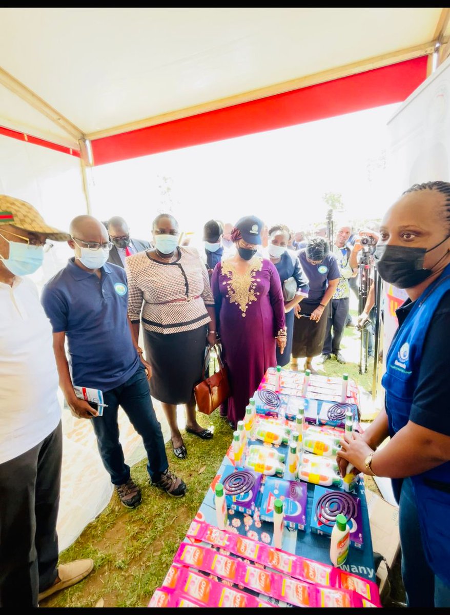 sfhRwanda's tweet photo. Did you know that #mosquitoes don't have borders? That they move as they can? Use
#MosquitoRepellents For #malaria
Control & #mosquito bites #MosquitoShield #Baygon
#OffLotion manufactured by @SCJohnson & distributed by SFH through partnerships with @RwandaHealth @RBCRwanda https://t.co/ZAXdIGlBlA
