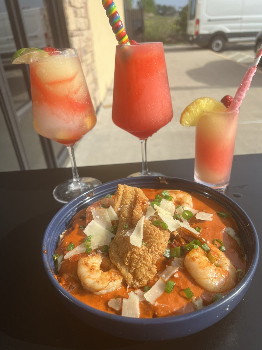 EricEatsHTX's tweet photo. NATIONAL DAIQUIRI DAY

Daiq’s 
📍7333 W. Sam Houston Pwky
IG: DaiqsHTX

Daiquiri’s 99¢ all day w/ Purchase of Food Order (Every Tuesday) https://t.co/wwotD1z4qV