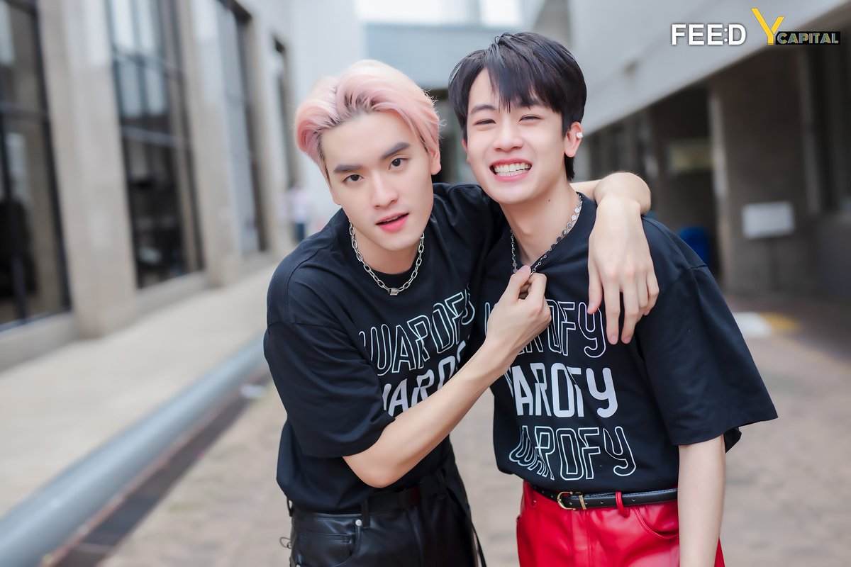 NormalMuse's tweet photo. น่ารักไป บิ๊บ ๆ

#warofythefirstsecret 
#mmmmmmmuse #แมวมิวซ์
#FeedYcapital #FeedForFuture https://t.co/b3HlIxJSfH