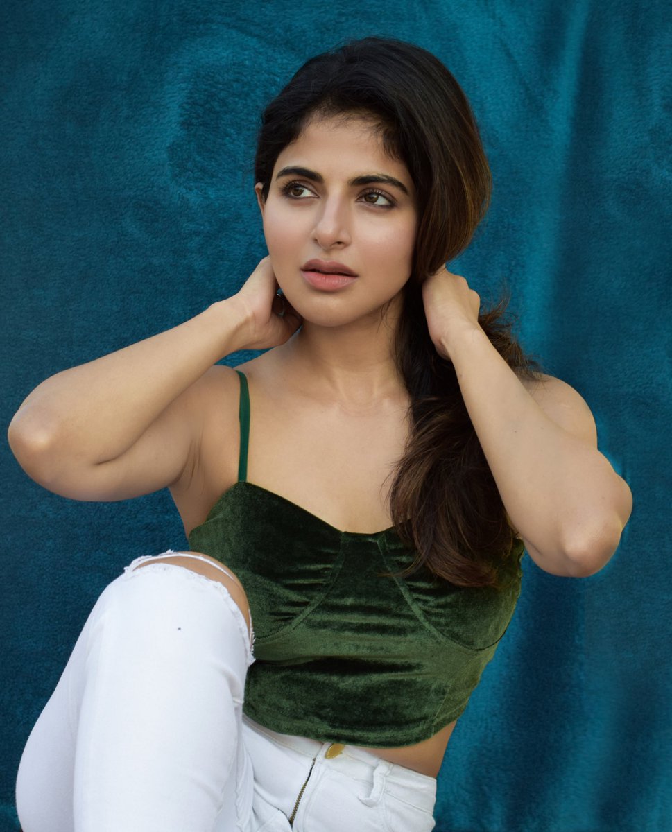 Ishmenon's tweet photo. Thinking what to eat next 🥴😝
#currentstateofmind 🙊
.
.
@Irshath19 https://t.co/nUd3BwMkEV