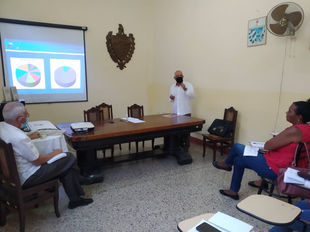 En #VillaClara, Taller del Proyecto No Asociado a Programa: "Utilización de la harina de sorgo en la alimentación de los niños celíacos" de la #UCLVnuestra
👉 Dr. C. Orlando Saucedo expone resultados parciales obtenidos con el proyecto