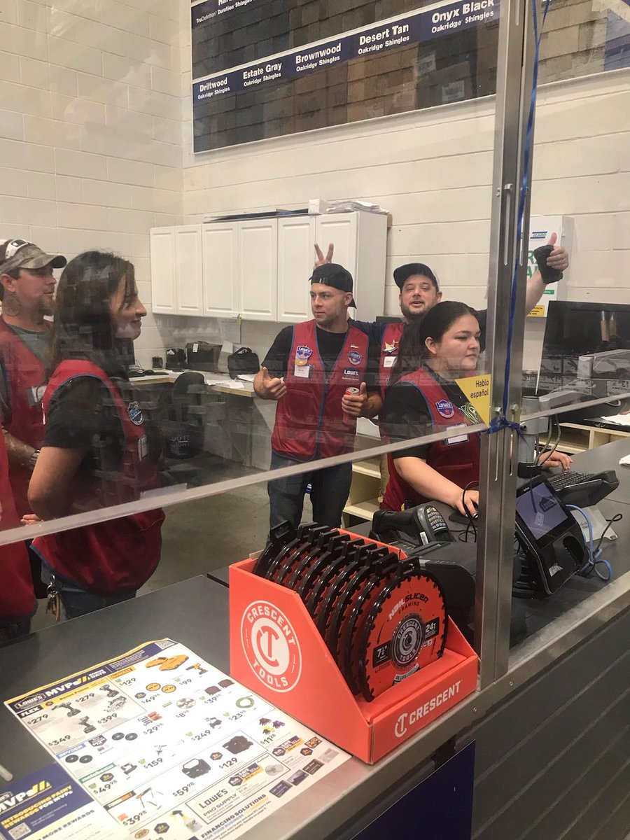 Fishon2612's tweet photo. InVESTed training at the huddle this morning!! The team is stoked!! #recogntion #teamwork #amazingprogram #sendingthanks https://t.co/MS0S8E6nrb