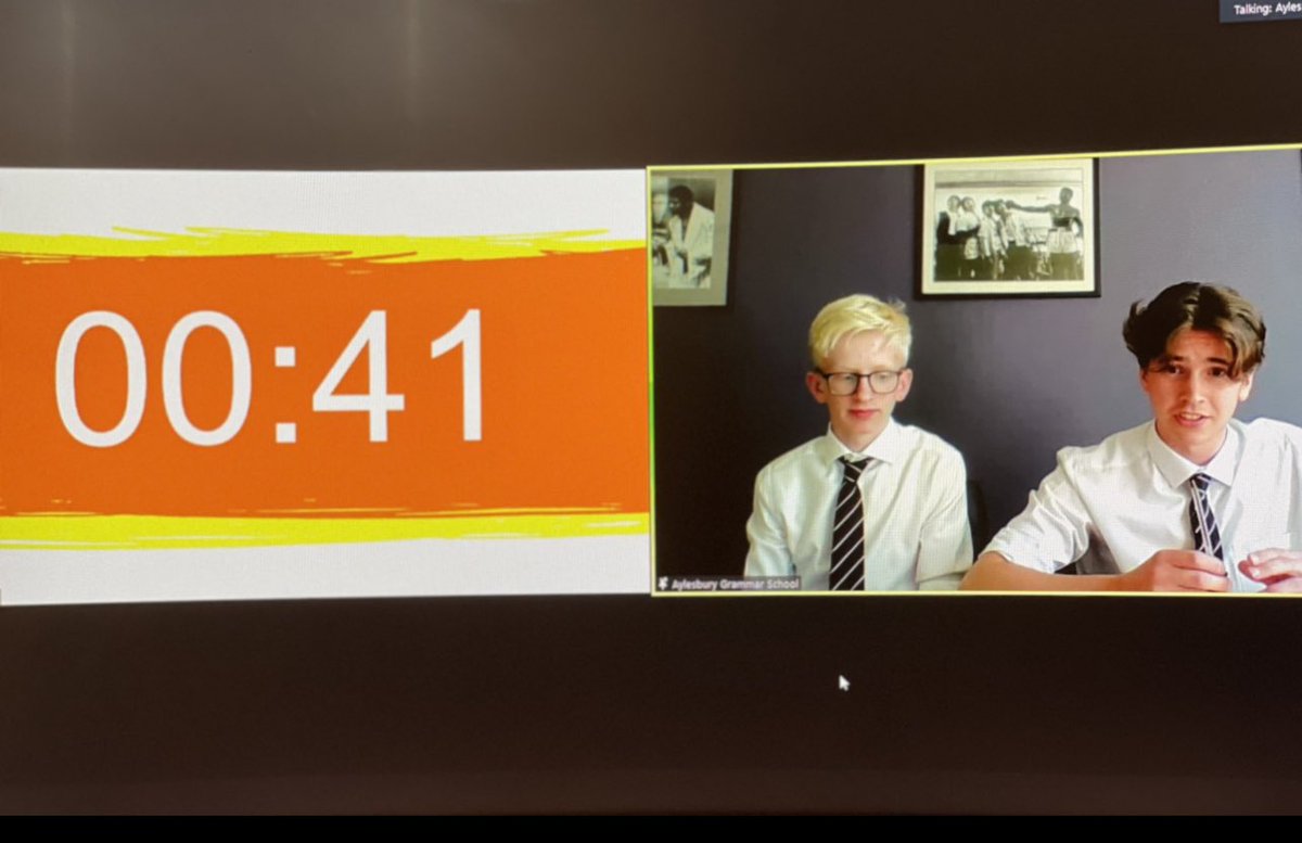 DiscoverEcon's tweet photo. Itโs decision time! After hearing some great final pitches from @saintolaves @SheffieldHigh @Tiffin_School & @AGSFounded1598 the teams are now deliberating on each otherโs presentations ๐
Stay tuned for the winners announcement soon ๐
#TheFinalCountdown #yesukfinal #yessummit https://t.co/sSGn70tpWx