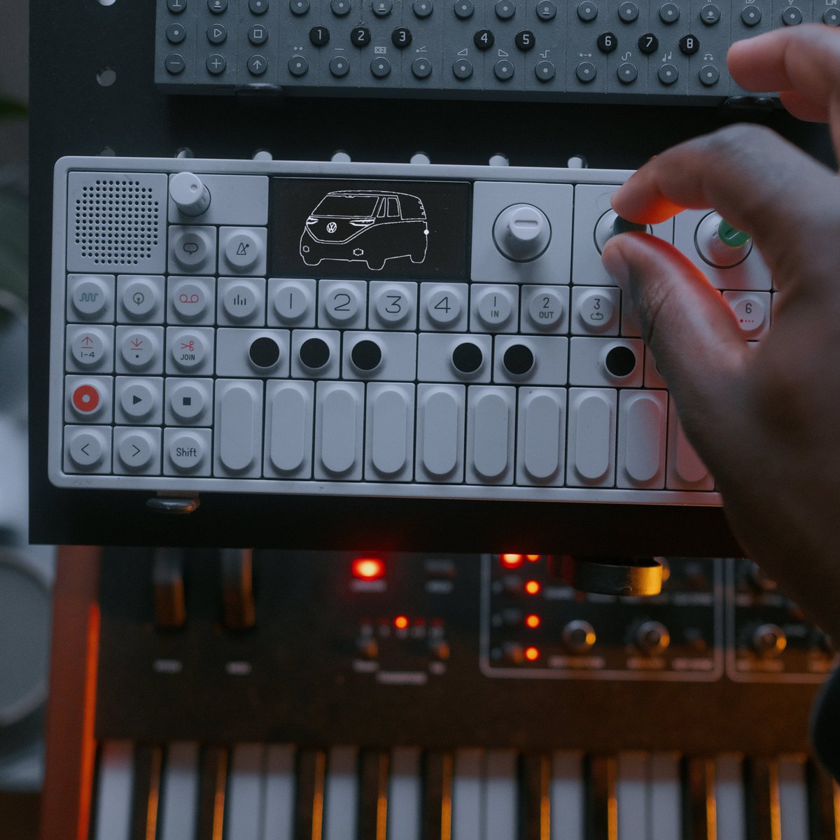 The new #IDBuzz is a space for creativity. A place to express yourself and let your quirkiness come alive. For musician and music producer, <a href="/e_noxz/">noxz /𝚗𝚘𝚔𝚜/</a>, that means hitting the road with his music equipment and exploring London and beyond. #VWCV #VansThatCan