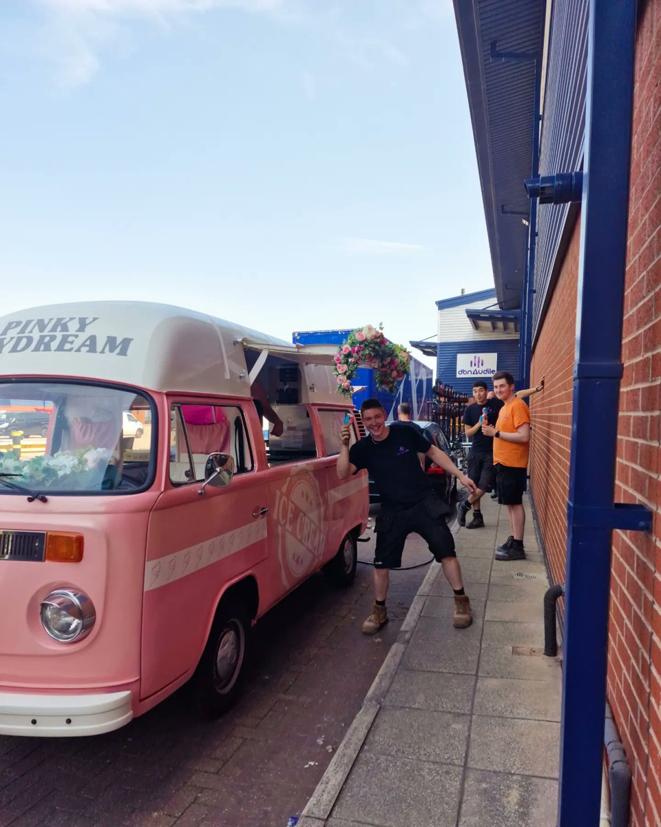 dbnAudile's tweet photo. Saved by ice-cream 🥵 #theshowmustgoon #heatwave 🍦 @pinkybaydream https://t.co/IS3JdjGpWZ