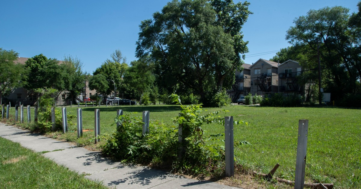 Past redlining practices linked to present-day abandoned properties in Cook County, new report says:
@WBEZ looks at this report from @CookCountyTreas's office, showing how redlining still impacts communities, speaking with @HousingStudies & @Join_RAGE.
buff.ly/3OgR999