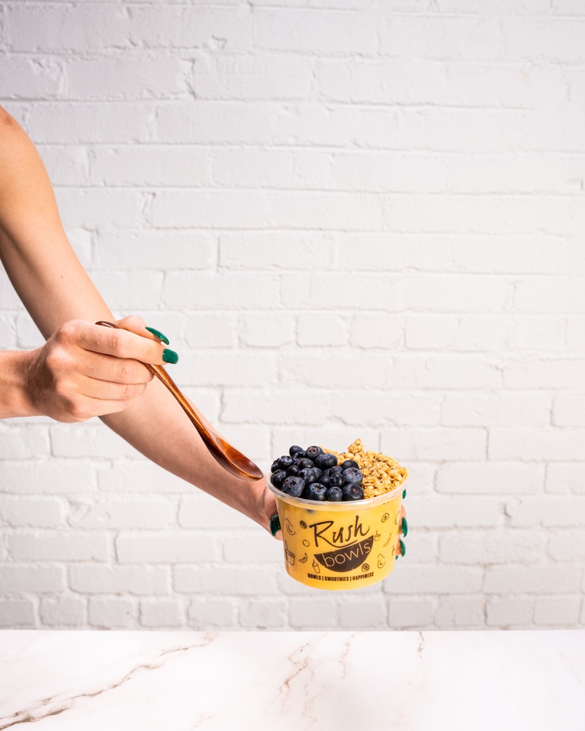 Dig in! 🥄🫐

#rushbowls #nomnom #blended #healthylifestyle #healthyeating #vegansofig #smoothie #wellbeing #yummy #takeoutfood #dailyfoodfeed #smoothiebowl #acaibowl #feedfeed #vegan #superfoods #plantbased #wellness #cleaneating #foodblogfeed #nutrition #selfcare #franchising
