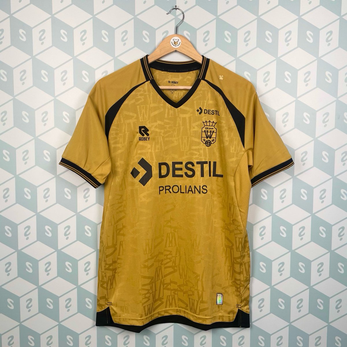 If England's Women beat Spain tonight, we'll giveaway a surpriseshirts.co.uk Mystery Box 🏴󠁧󠁢󠁥󠁮󠁧󠁿

👇 How to enter
♻️ Retweet
✅ Follow us

Come on England! 🦁 #WEURO2022 #Lionesses