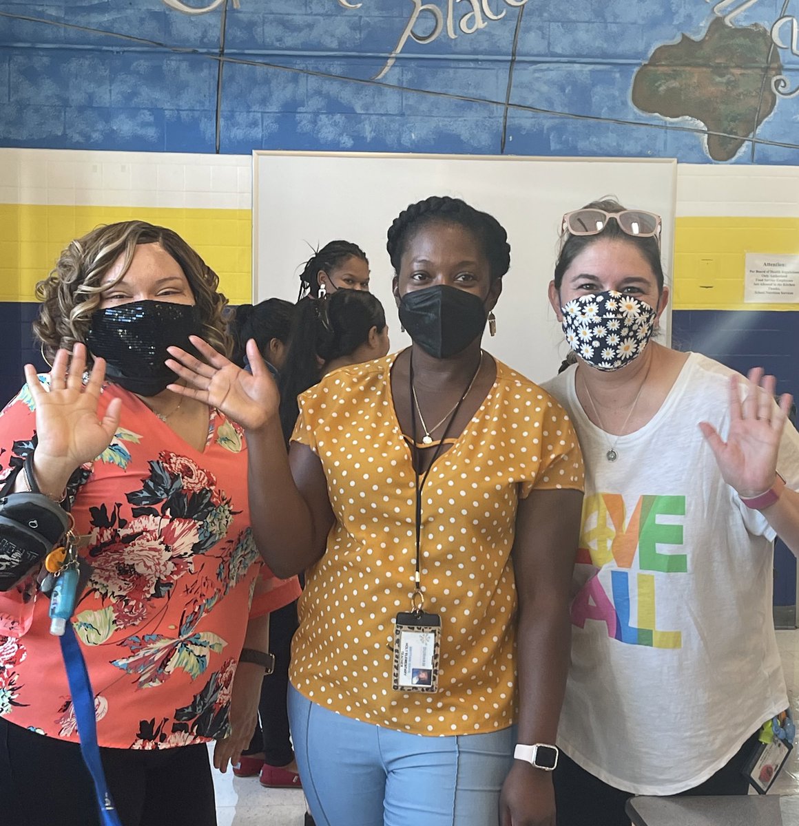 DrJuddManning's tweet photo. Greetings from Holt Elementary. A great 2nd day start with Principal Jones, staff, and students… Hawks SOAR! @AKAFerrell_EdD @nakiahardy @DrMattocksPerry @alroyster @FeelingDPS @pmubenga https://t.co/1G16ktnlOH