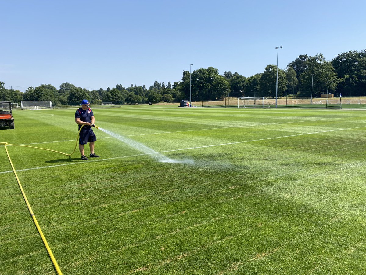 Hot one today 🥵  6am start for the lads to beat the worst of the heat. We mowed 23s,18s pitches before training. Then it was onto plenty of hand watering drought areas. #Readingfc