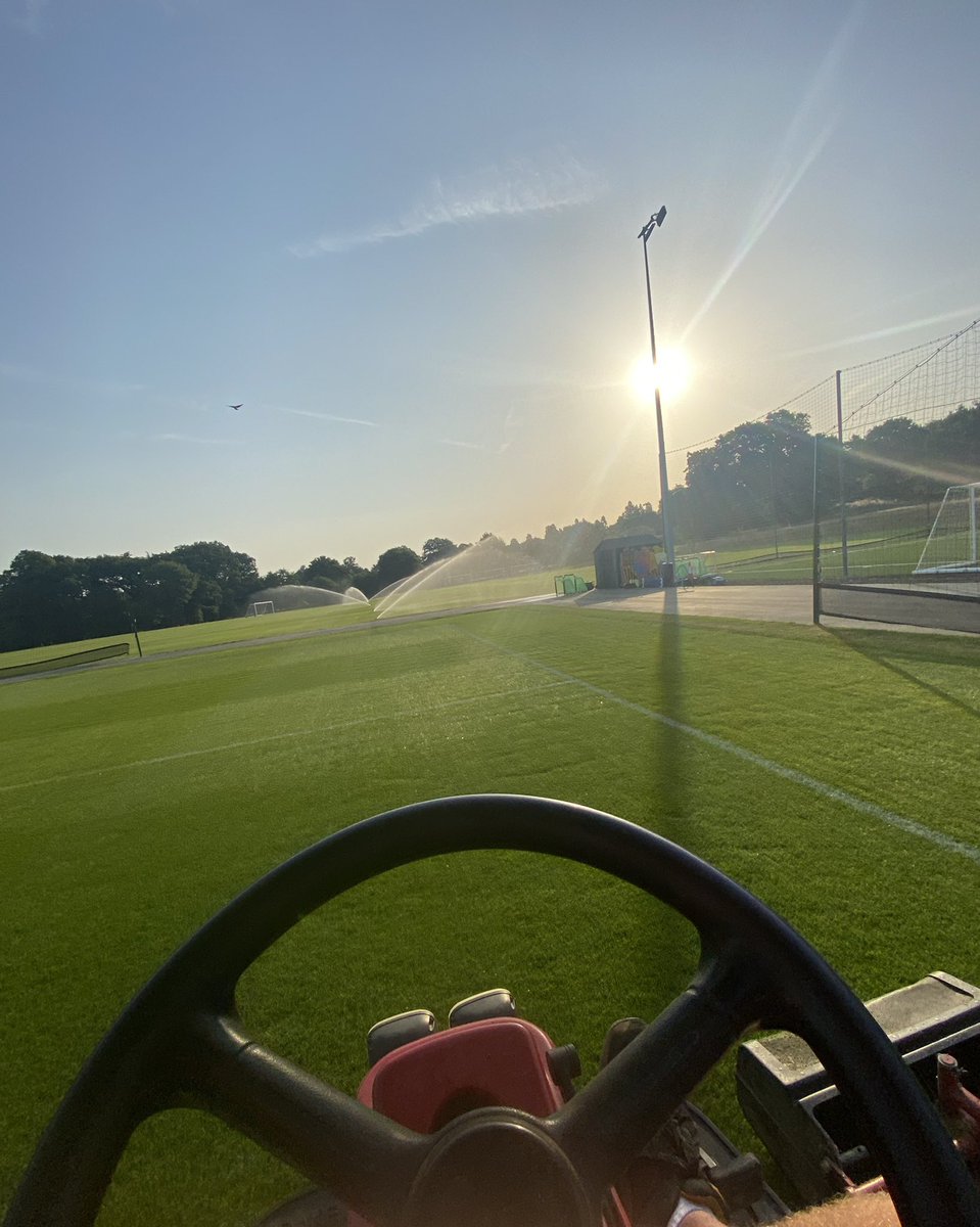 RFCGroundsman's tweet photo. Hot one today 🥵  6am start for the lads to beat the worst of the heat. We mowed 23s,18s pitches before training. Then it was onto plenty of hand watering drought areas. #Readingfc https://t.co/Iew2Ype2r5