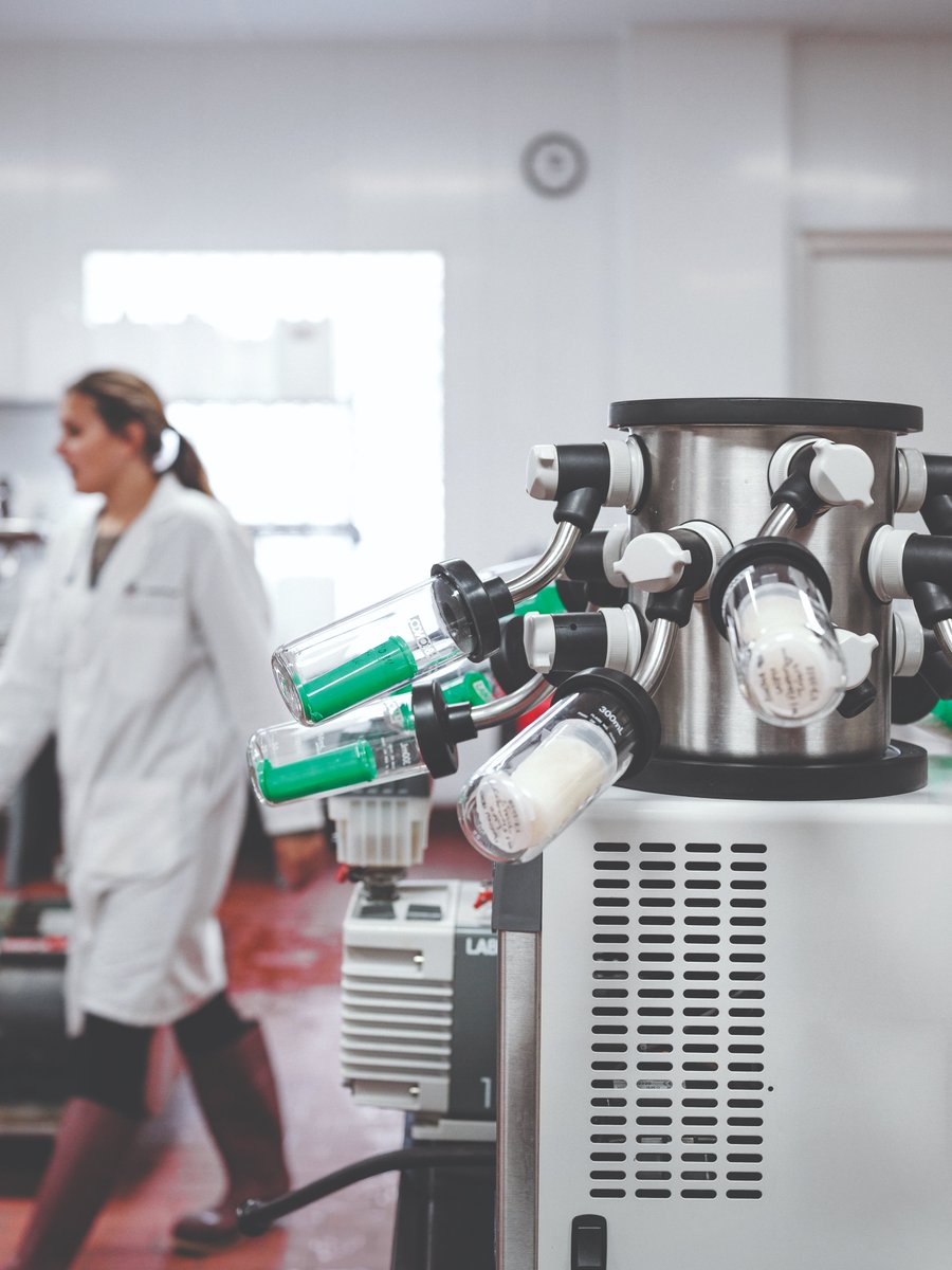 Chez Agropur, c’est la qualité de notre lait qui nous rend le plus fier. C'est le fruit de notre travail de collaboration avec nos producteurs laitiers. Nous sommes présents pour les soutenir à faire de leur lait un lait remarquable. 🥛

En savoir plus: agropur.com/fr/notre-prome…