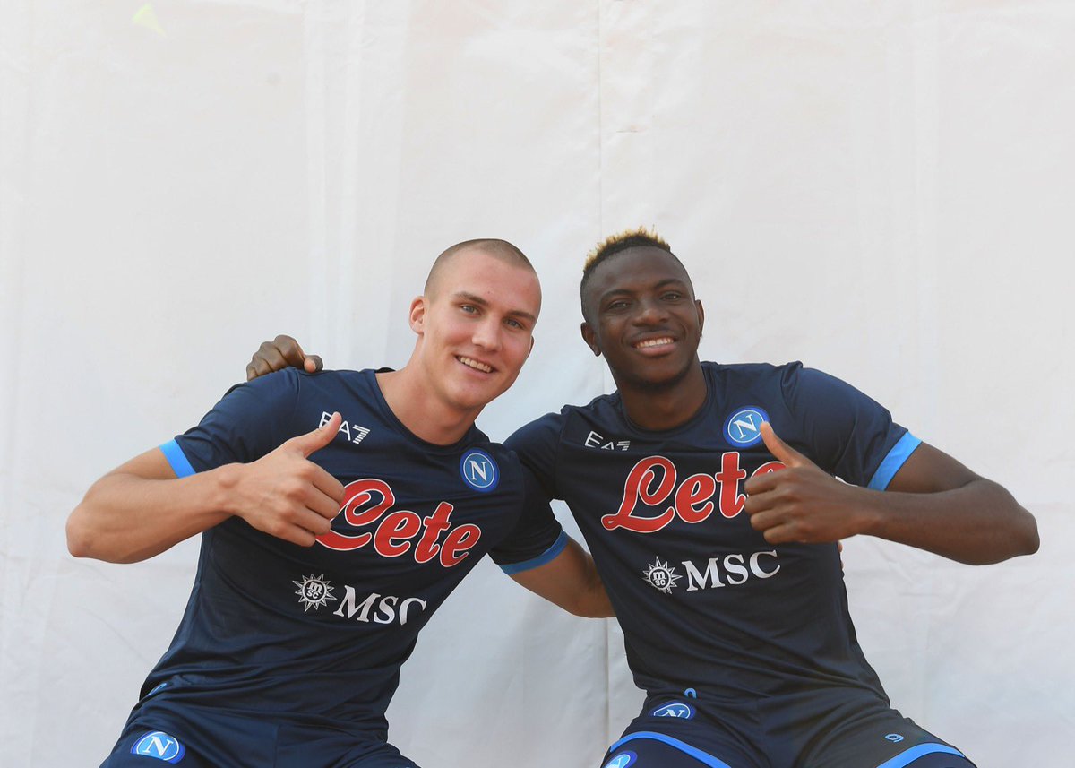 sscnapoliES's tweet photo. ¡Todo de lujo por aquí! 👍 #Dimaro22 

#ForzaNapoliSempre 💙 https://t.co/xBZbcFDhfd