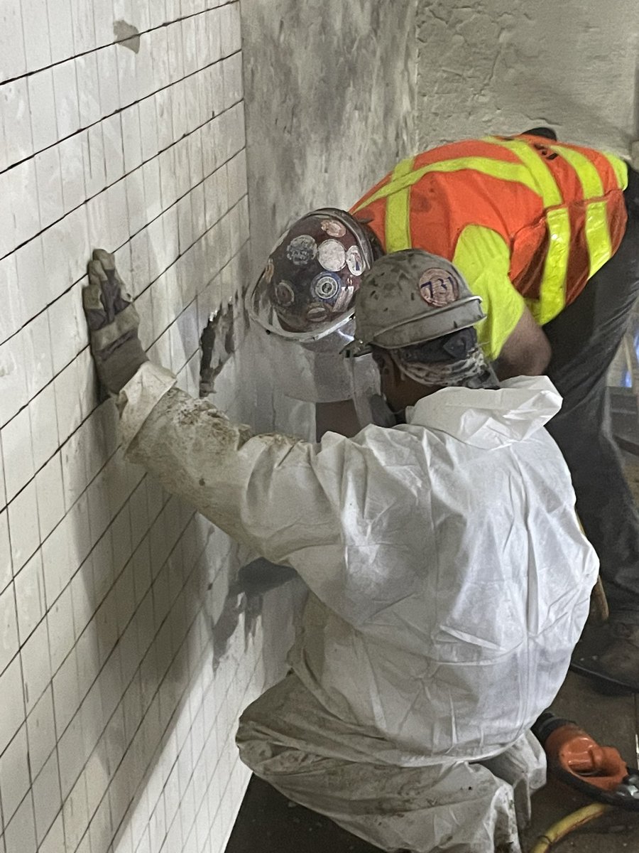 Local731's tweet photo. Restoration project in Times Square with MLJ Construction #local731 #liuna731 #liuna
#NYstatetrifunds #FeelThePower https://t.co/mQv3MRMU2M