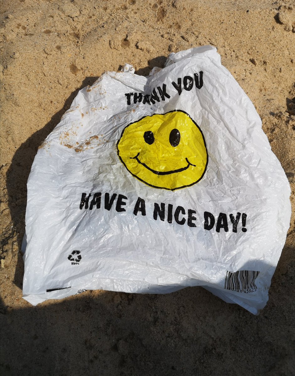 It would've been a "nicer" day if I hadn't found down the beach floor 🥲🫠
#plasticwaste #plasticpollution