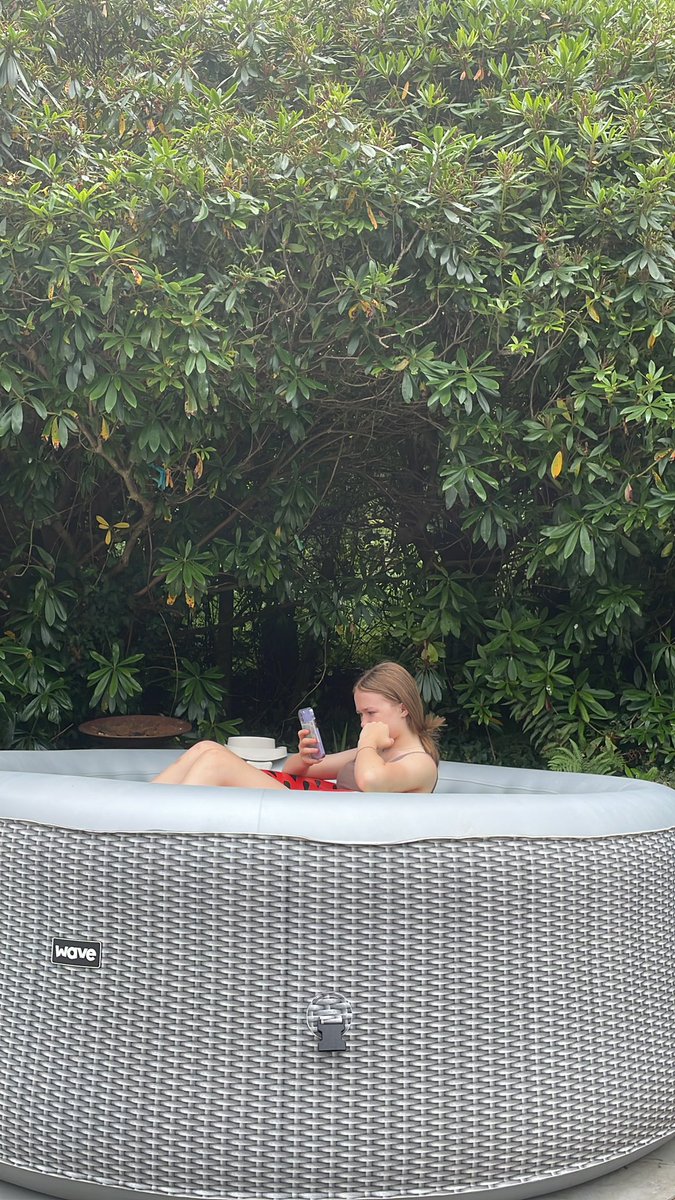 JoedsyRN's tweet image. Someone’s pinched my rubber ring 🤣 #daughternumber2 #timewithmum #cooltub