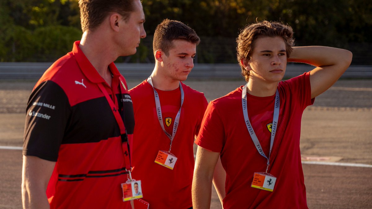 insideFDA's tweet photo. Track walks 🚶
Learning the intricacies of Fiorano ahead of an afternoon of testing 🏎
#FDA #ScoutingCamp @ACI_Italia https://t.co/pUbwff6lku