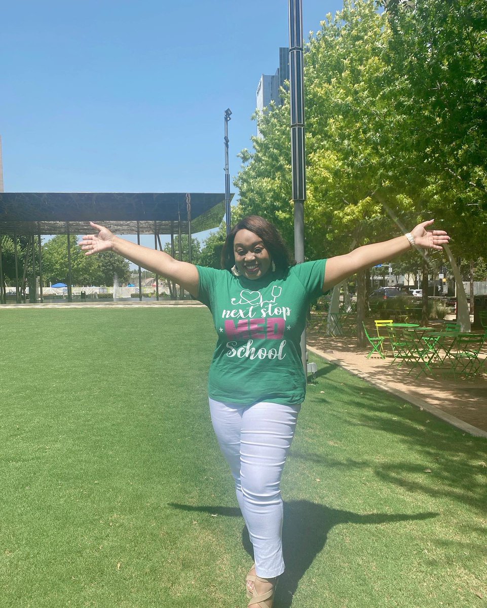 April_MayJune_'s tweet photo. I can FINALLY say that I’m going to be a doctor! Here’s to getting accepted into medical school and never giving up on my dreams!!! 🥹🩺👩🏽⚕️
#ItsMyTime #StudentDoctor #FutureDoctor #MedTwitter #WomenInMedicine #DrLoading #BlackGirlMagic #Med2026 https://t.co/zjV8pCFuJb
