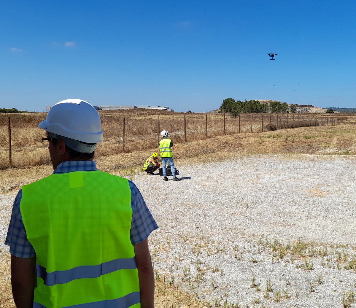 DURABLE (@durableproject) on Twitter photo During the Solar PV☀️ demo of DURABLE in Evora, a <a href="/UWEBristol/">UWE Bristol</a> drone is completing a remotely controlled flight from #France by means of a virtual 💻 cockpit developed by <a href="/EstiaOfficiel/">ESTIA</a> during the project #UAV #autonomousflight #virtualcockpit <a href="/AtlanticArea/">Interreg Atlantic Area</a> During the Solar PV☀️ demo of DURABLE in Evora, a <a href="/UWEBristol/">UWE Bristol</a> drone is completing a remotely controlled flight from #France by means of a virtual 💻 cockpit developed by <a href="/EstiaOfficiel/">ESTIA</a> during the project #UAV #autonomousflight #virtualcockpit <a href="/AtlanticArea/">Interreg Atlantic Area</a>