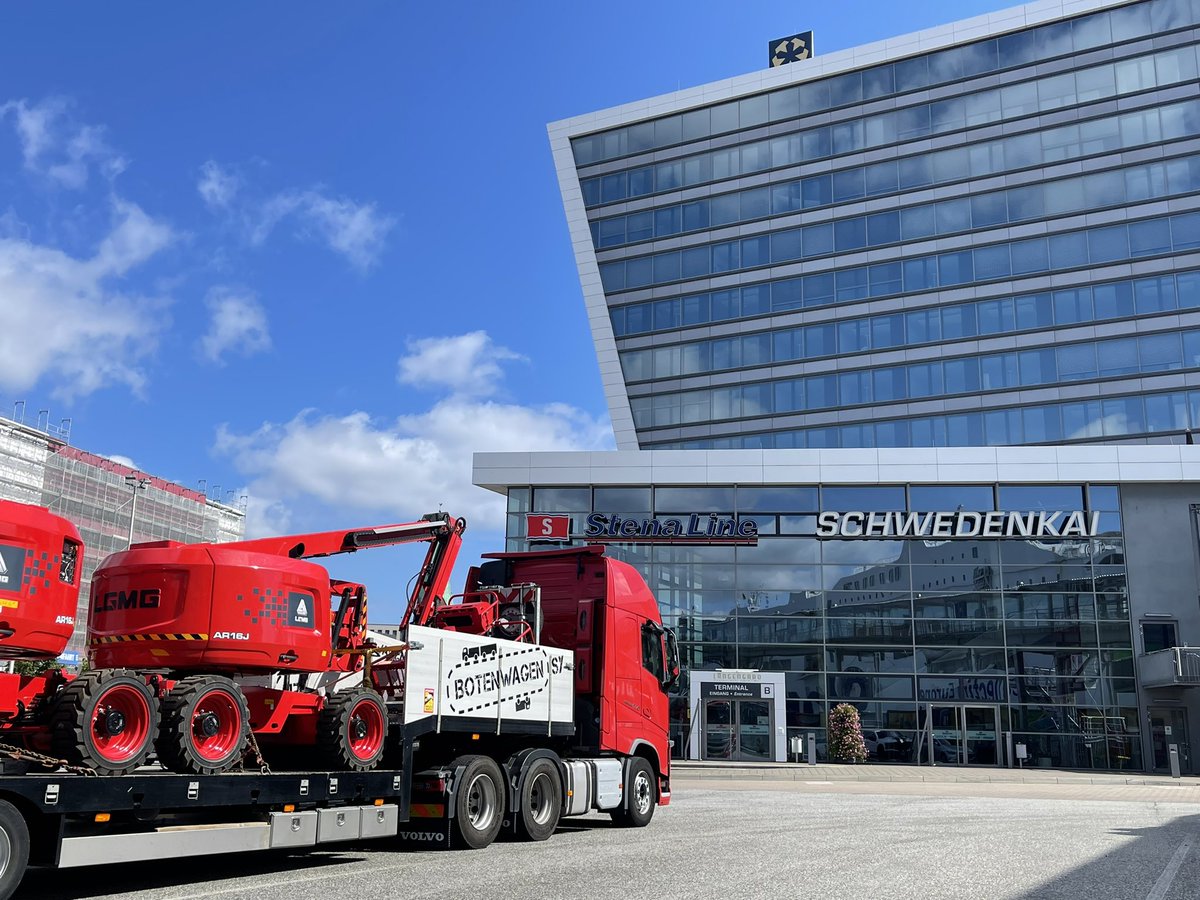 Botenwagen's tweet photo. Testrondje aan het doen. Rood is het nieuwe geel. #volvofh #dualclutch #dieplader #caterpillar #stena #163H #cat163h https://t.co/GHr4FXBf4s