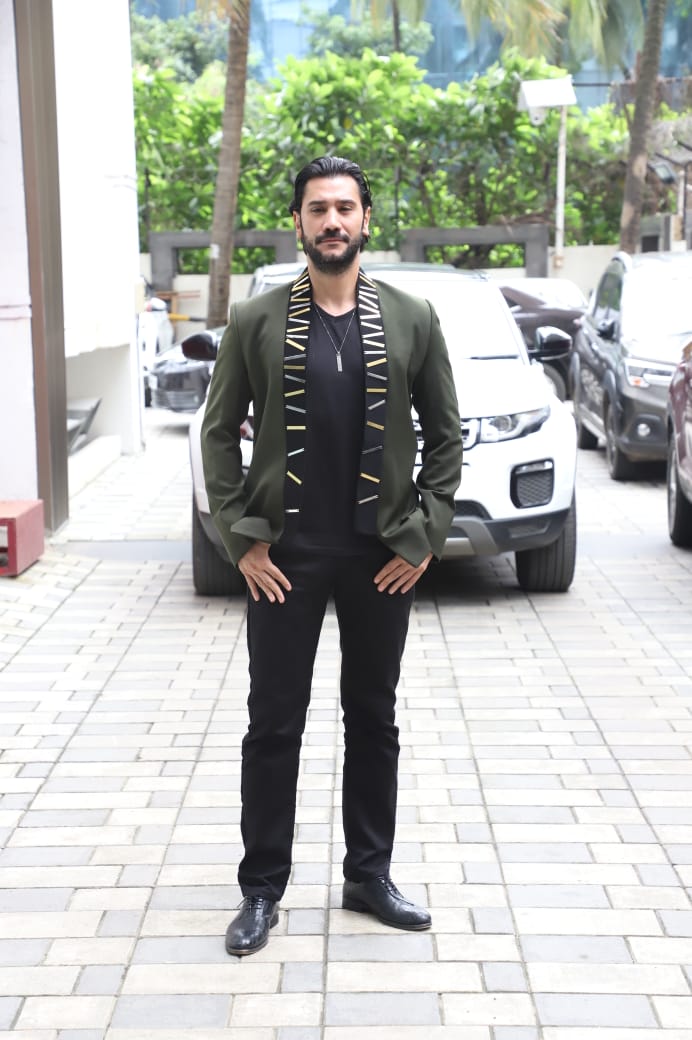 Access Bollywood (@accessbollywoo2) on Twitter photo Video Link - youtu.be/TpCjUTO3Z5c
#Tanya Singgh was spotted with Turkish Actor #UgurGunes
#tseries <a href="/TSeries/">T-Series</a> #BhushanKumar <a href="/premsoni/">Prem Raj Soni</a> #TanyaSinggh <a href="/sudeepdop/">Sudeep Chatterjee ISC</a> <a href="/UgurNes/">uğur güneş</a> <a href="/nikhil_thampi/">nikhil thampi</a> <a href="/Gittanjali/">Gittanjali Elizabeth Singh</a> #Premrajpictures #Jefferdhunt @avesthestar #arhhansingh <a href="/yesimkocamans/">yesim kocaman</a> Video Link - youtu.be/TpCjUTO3Z5c
#Tanya Singgh was spotted with Turkish Actor #UgurGunes
#tseries <a href="/TSeries/">T-Series</a> #BhushanKumar <a href="/premsoni/">Prem Raj Soni</a> #TanyaSinggh <a href="/sudeepdop/">Sudeep Chatterjee ISC</a> <a href="/UgurNes/">uğur güneş</a> <a href="/nikhil_thampi/">nikhil thampi</a> <a href="/Gittanjali/">Gittanjali Elizabeth Singh</a> #Premrajpictures #Jefferdhunt @avesthestar #arhhansingh <a href="/yesimkocamans/">yesim kocaman</a>