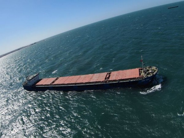ani_digital's tweet image. Russian Embassy approaches MEA for 'explanation of circumstances' of cargo ship detention in Kochi

Read @ANI Story | aninews.in/news/world/asi…
#RussianEmbassy #Kochiport