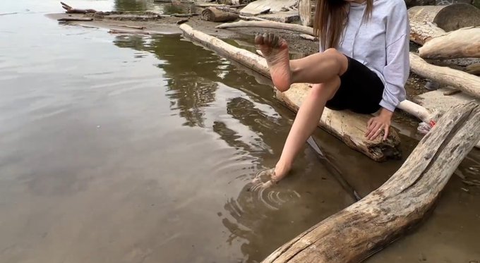 Dirty barefoot walking 👣 Full video ⬇️⬇️⬇️ https://t.co/ePQFKjDEUG https://t.co/kIWsaUpS5C<a href="/tag/highheels"class="tags"><span>#highheels</span></a><a href="/tag/nylon"class="tags"><span>#nylon</span></a><a href="/tag/pantyhose"class="tags"><span>#pantyhose</span></a><a href="/tag/nylonlovers"class="tags"><span>#nylonlovers</span></a>