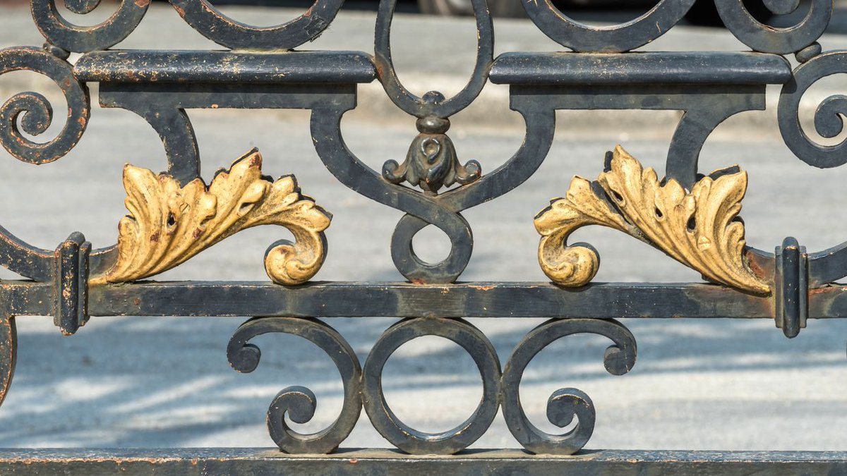 regionbretagne's tweet photo. #JeudiPatrimoine | Une petite balade estivale au Thabor à #Rennes ?

📸 Saurez-vous reconnaitre les détails repérés par Chloé, apprentie photographe à l’#Inventaire du patrimoine de la #Région ? 

Rendez-vous sur notre photothèque ⤵️
https://t.co/YsqxUD8Pm3 https://t.co/LZBpqKruwl