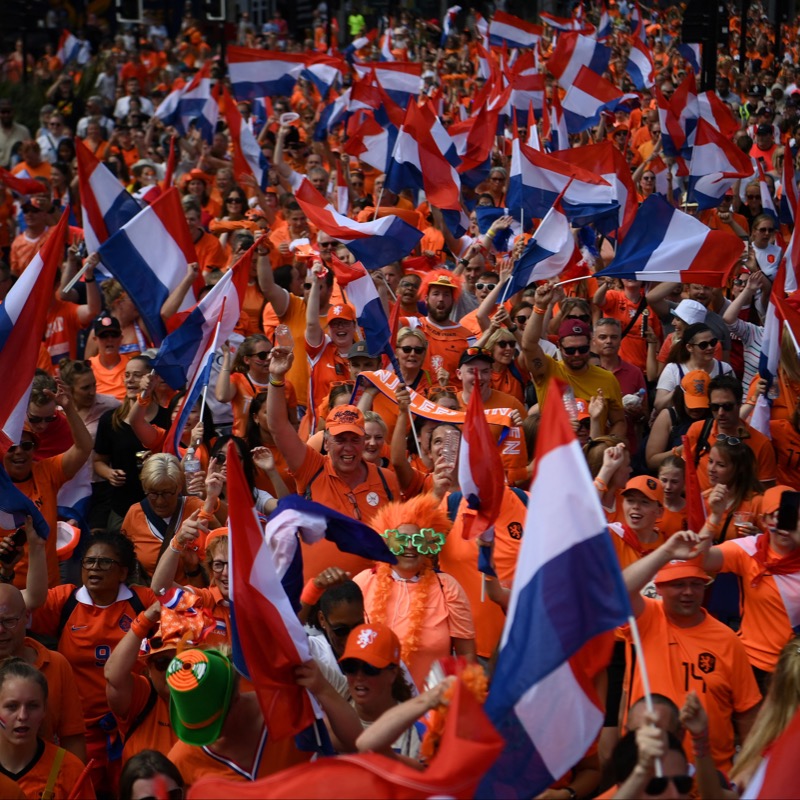WEURO's tweet photo. #WEURO2022 fans are 𝗦𝗢𝗠𝗘𝗧𝗛𝗜𝗡𝗚 𝗘𝗟𝗦𝗘 🤩❤️👏 https://t.co/lAw5xBOXIR