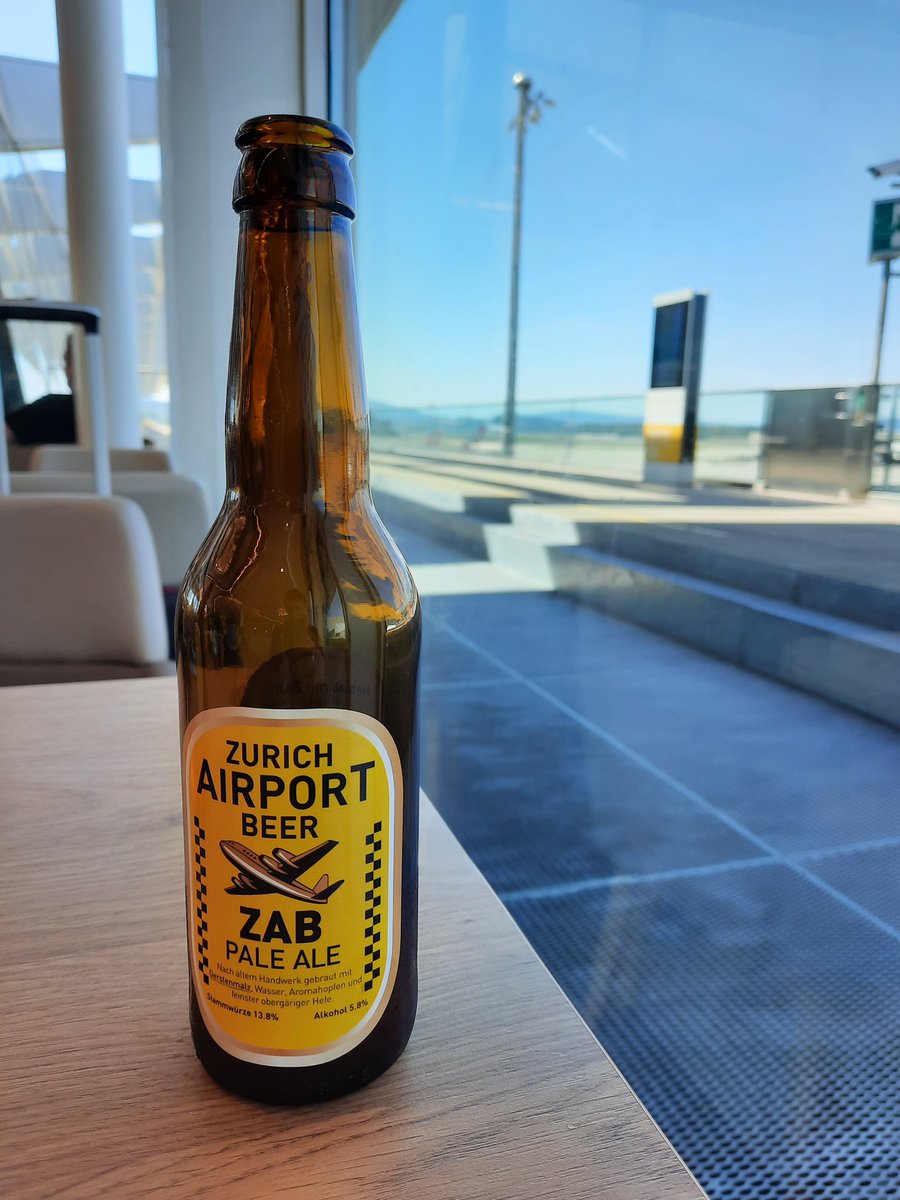 JohannesKirchnr's tweet photo. Angekommen. Nach 15 Stunden Heimreise von #TrainToCalifornia sehen @8000Muenchen40 und ich uns nochmal bestätigt, dass wir beide wohl keine Fans von Langstreckenflügen mehr werden.
Aber dank @Lufthansa_DE sicher und (fast) pünktlich angekommen - danke dafür! https://t.co/z5x6YdpLAG