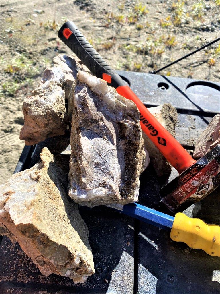 HawkmoonRes's tweet photo. Thomas Clarke, VP of Exploration has been busy on Hawkmoon's Wilson property. Here are a few samples for the lab. 

https://t.co/l5FjxeFBkx https://t.co/p3OekMg69r