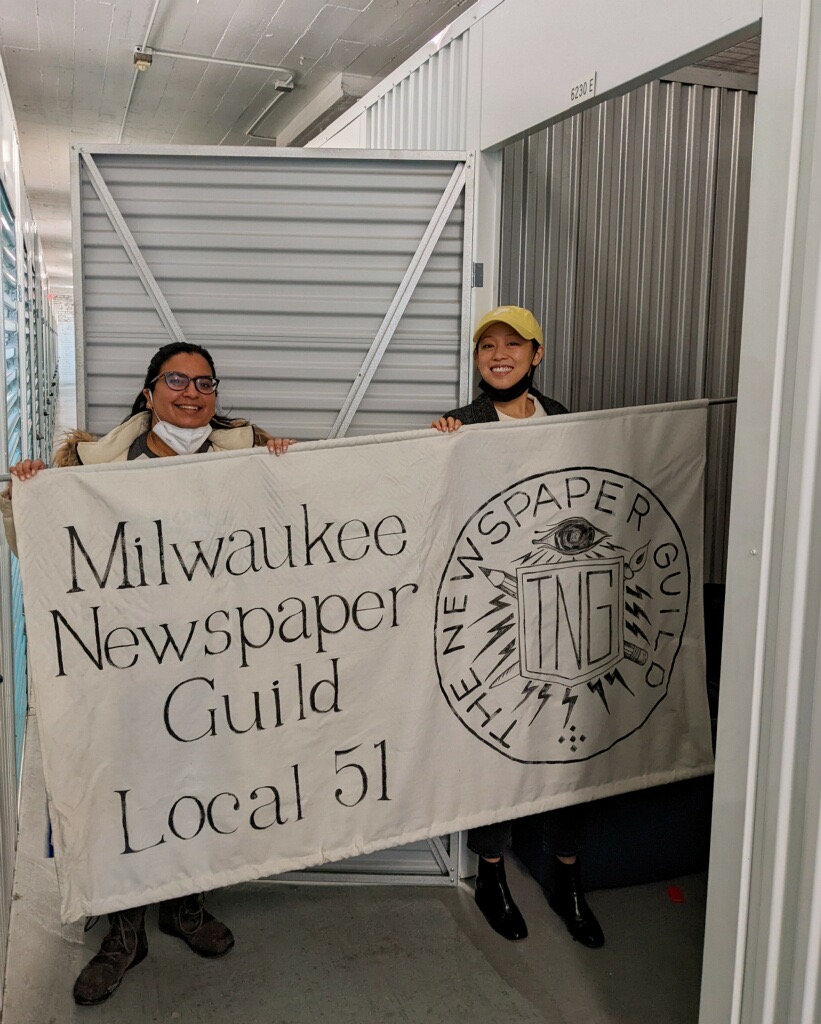 Our president and treasurer recently unearthed this banner from storage. A little history📖The Milwaukee Newspaper Guild originally represented employees of the Milwaukee Sentinel before that newspaper was sold to Journal Communications in 1962. 1/2