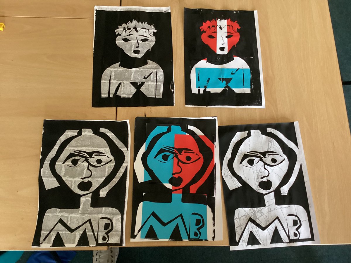 HeathfieldPNS's tweet image. Some of our Cougar and Panther year 6s lasted through the heat this afternoon and made some great screen prints #focusedonenrichment #eagertolearn