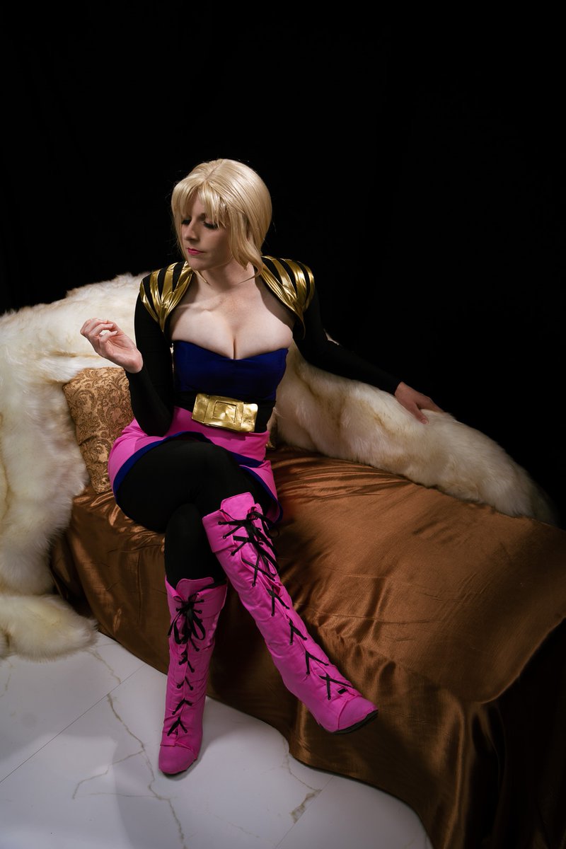 Lossien's tweet photo. Want a little 'toon for your Tuesday?
Well here's the incomparable #LadyFrenzy from #BotsMaster!
An old, lesser known cartoon, but a great one!
Have you ever heard of it?
Photo by @surrealstudiosp
Alt text: Lossien in 90's clothes, sitting and looking at her fingernails https://t.co/Dln6qhXv3m