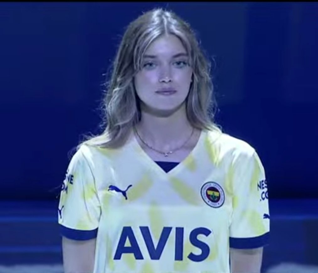 Afra Saraçoğlu 💛💙
